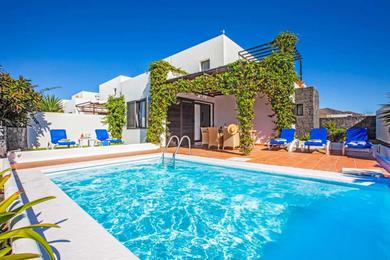  Playa Blanca Villa Sleeps 5 Pool Air Con WiFi