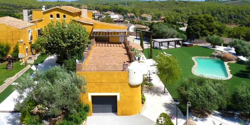 Villa 9 bedrooms villa with private pool jacuzzi and enclosed garden at Can Trabal