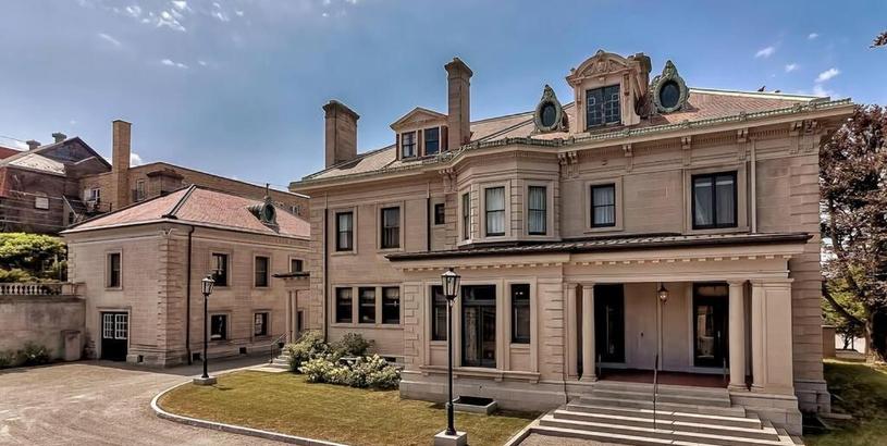 Holiday home Woolworth Mansion Scranton 8 Bedrooms 20 beds