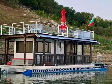 Boat Плаваща къща язовир Жребчево