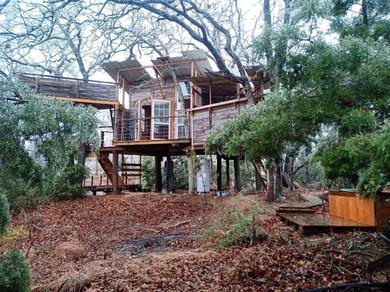 Campsite Robin's Nest Treehouse