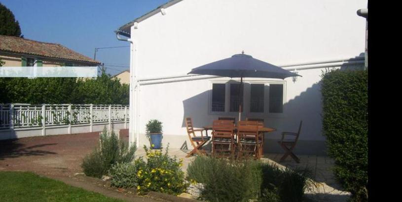 Hotel Lovely 4-Bed House in rural West France