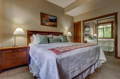 Hotel Powderhorn Lodge 102: Sego Lily Suite