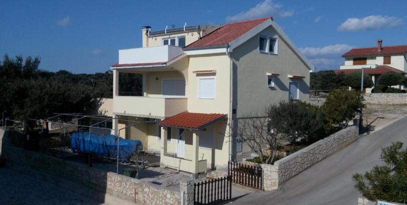 Apartments Apartments by the sea Mandre, Pag - 12969