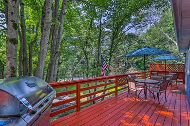 Дом отдыха Updated Blakeslee Cottage with Fire Pit and Deck!