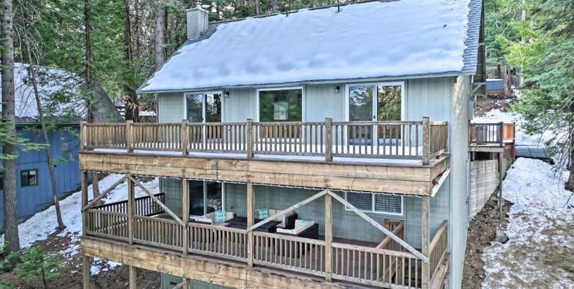 Дом отдыха Cold Springs Mountain Retreat with 2-Level Deck