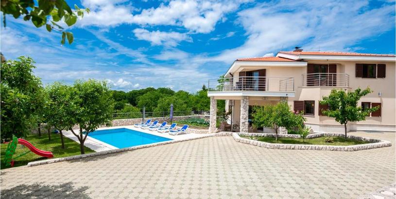 Holiday home Four-Bedroom Holiday Home in Vinjani Gornji