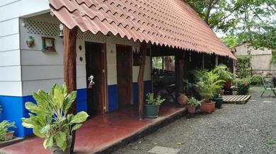 Guest house Hostal y Camping Congos