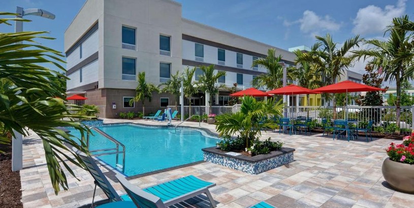 Отель Home2 Suites By Hilton Naples I-75 Pine Ridge Road