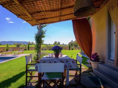 4 person villa with private swimming pool and garden in lovely surroundings near Cortona