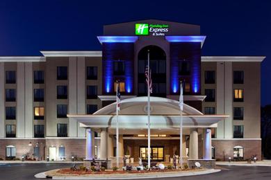 Отель Holiday Inn Express Hotel & Suites Hope Mills-Fayetteville Airport, an IHG Hotel