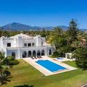 Villa The Palace Marbella - Lavish Beachfront Villa