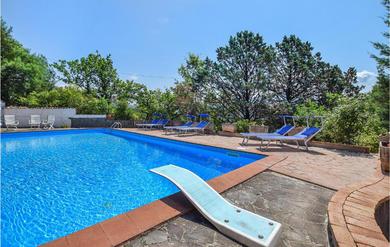 Дом отдыха Amazing home in San Mauro La Bruca with Outdoor swimming pool, WiFi and 1 Bedrooms