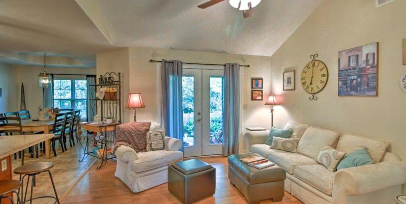 Holiday home Pet-Friendly Home - 9 Mi to Table Rock Lake!