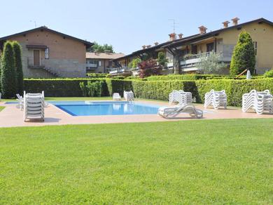 Holiday home Vibrant Holiday Home in Lazise with Swimming Pool