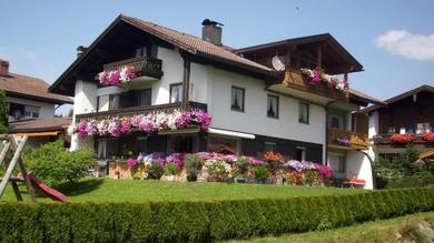 Апартаменты "Haus Enzian" - Annehmlichkeiten von 4-Sterne Familien-und Wellnesshotel Viktoria können mitgenutzt werden