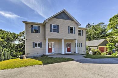 Holiday home South Kingstown Duplex - Located on URI Campus!