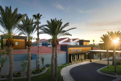 Отель Courtyard by Marriott Phoenix Mesa