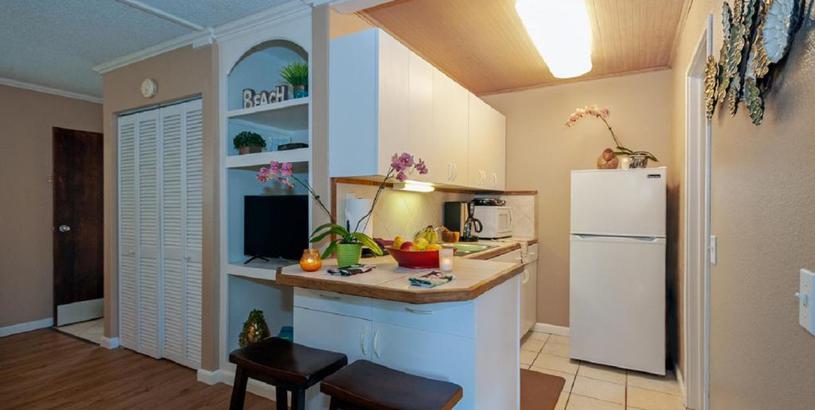 Holiday home Sandpiper 120B-as seen on HGTV's Hawaii Life! Affordable with pool, hot tub, BBQ