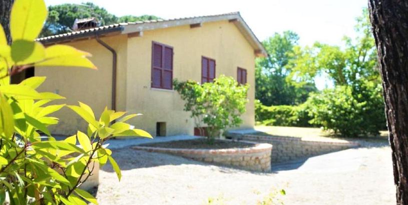 Holiday home Inviting holiday home in Castiglione del Lago with garden