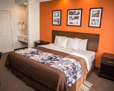 Отель Sleep Inn & Suites at Concord Mills