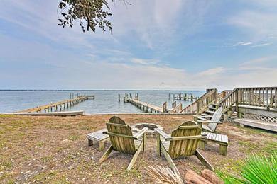 Дом отдыха Waterfront Emerald Isle Home with Dock Access!
