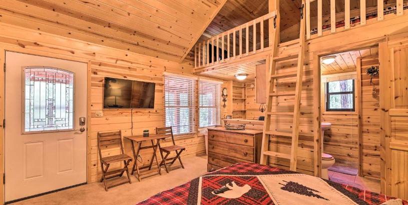 Holiday home Redwood Cabin and Casita 2 Acres, Fire Pit, Hot Tub