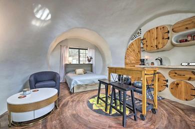 Apartments Blanco Studio Dome with Grill Wineries Nearby!