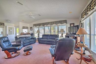Holiday home Lady Lake House with Lanai and Community Pool!