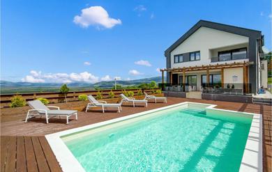 Holiday home Stunning Home In Udbina With Sauna, Indoor Swimming Pool And Outdoor Swimming Pool
