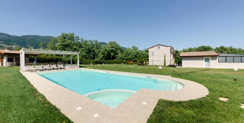 Villa Marlia Villa Sleeps 12 with Pool Air Con and WiFi