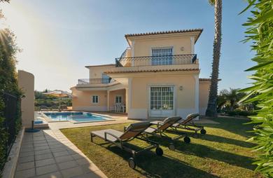 Villa Monte das Oliveiras with Private Pool