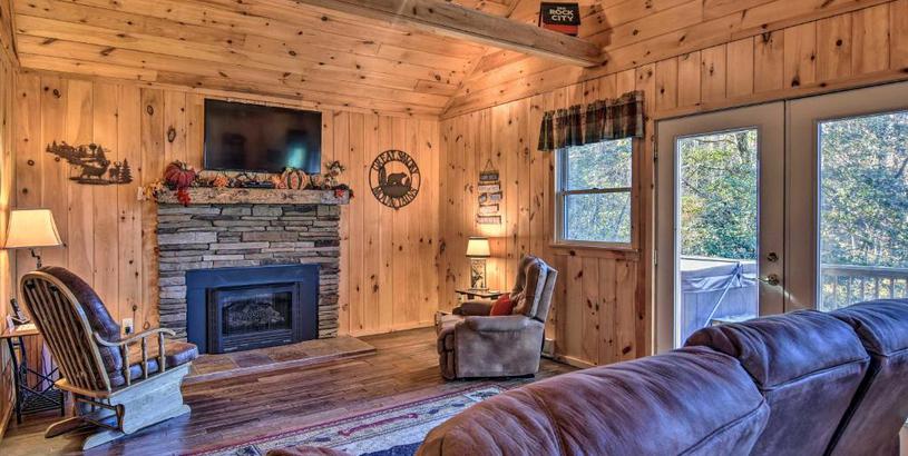 Holiday home Natures Retreat with Hot Tub - 7 Mi to Bryson City