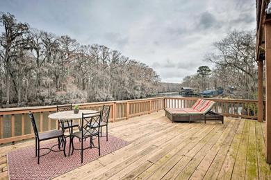 Holiday home Waterfront Karnack Home with Deck and Boathouse!