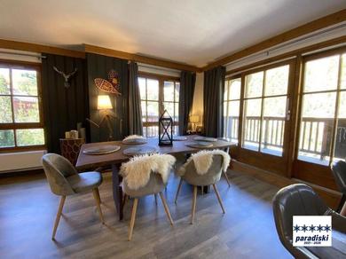 Stylish ski-in ski-out 3 bed apartment, Arc 1950