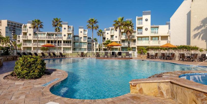  Vacation state of mind! Elegant Bayview, beachfront resort, shared pools & jacuzzi