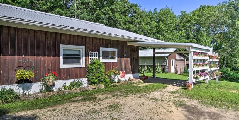 Holiday home La Crescent Cottage on Minnesota Bluffs with View!