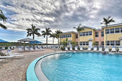 Apartments Intracoastal Escape with Views, Across from Water!