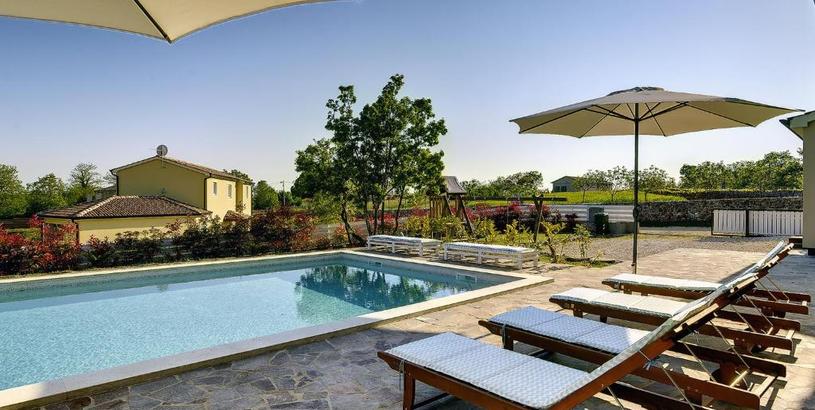 Hotel Luxurious Villa with Sauna and bubble bath in minj