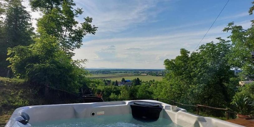 Guest house App and rooms Bogdan with hot tub