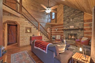 Holiday home Gorgeous Log Cabin with 2 Decks and Fireplaces!