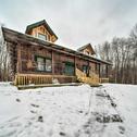 Holiday home Secluded Panama Cabin on 36 Acres with Hot Tub!