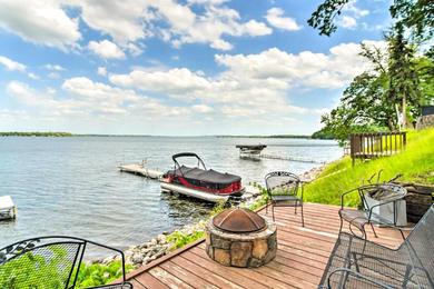 Дом отдыха Family-Friendly Home on Pelican Lake with Dock!