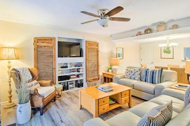 Apartments Bright St Simons Island Condo with Private Deck