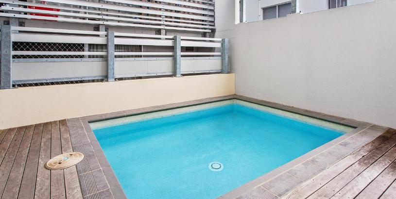 Apartments Stylish Valley Unit With Terrace and Pool