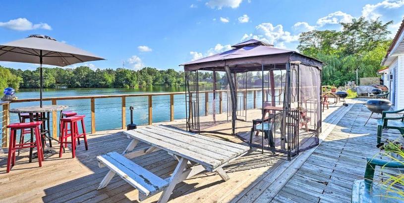 Apartments Friendship Retreat with Shared Deck and Boat Dock