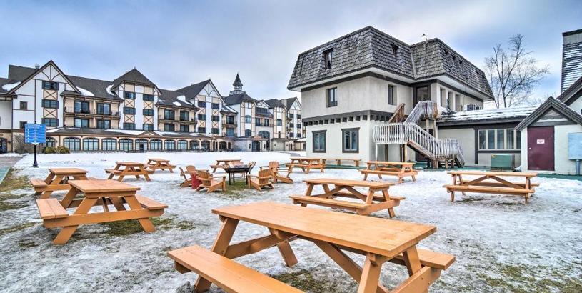 Апартаменты Ski-In and Ski-Out Getaway at Boyne Mountain Resort