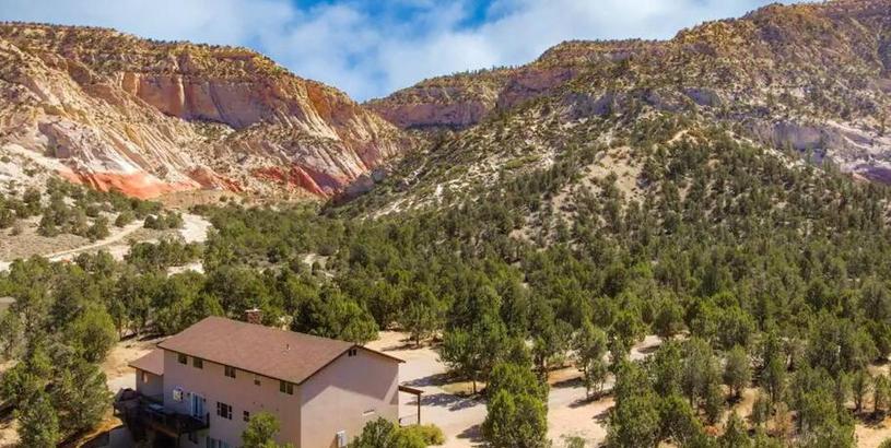 Holiday home Walking distance to Red Hollow Slot Canyon Private