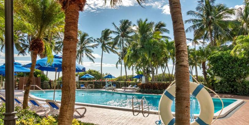 Hotel Radisson Resort Miami Beach