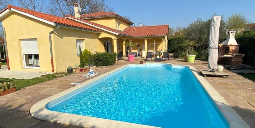 Guest house Chambres dans villa avec piscine